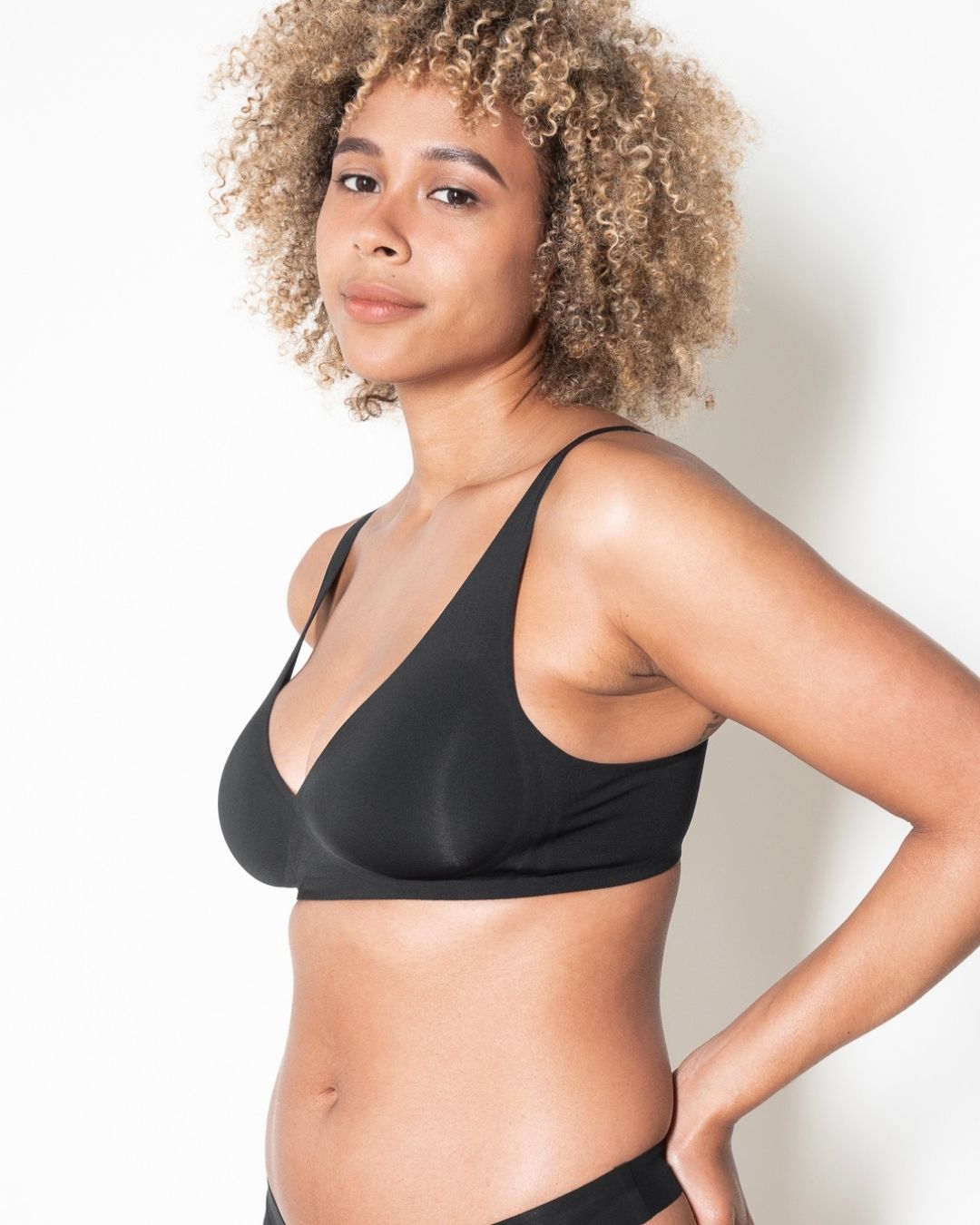 Second Skin Lift Seamless Plunge Bra by Seamless Lingerie